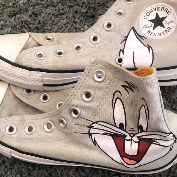 Converse Shoes - Coverse bugs bunny shoes! ♥︎
